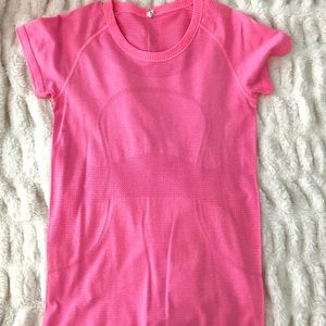 Lululemon hot pink swiftly speed tee. No spots, snags or stains. Size 8